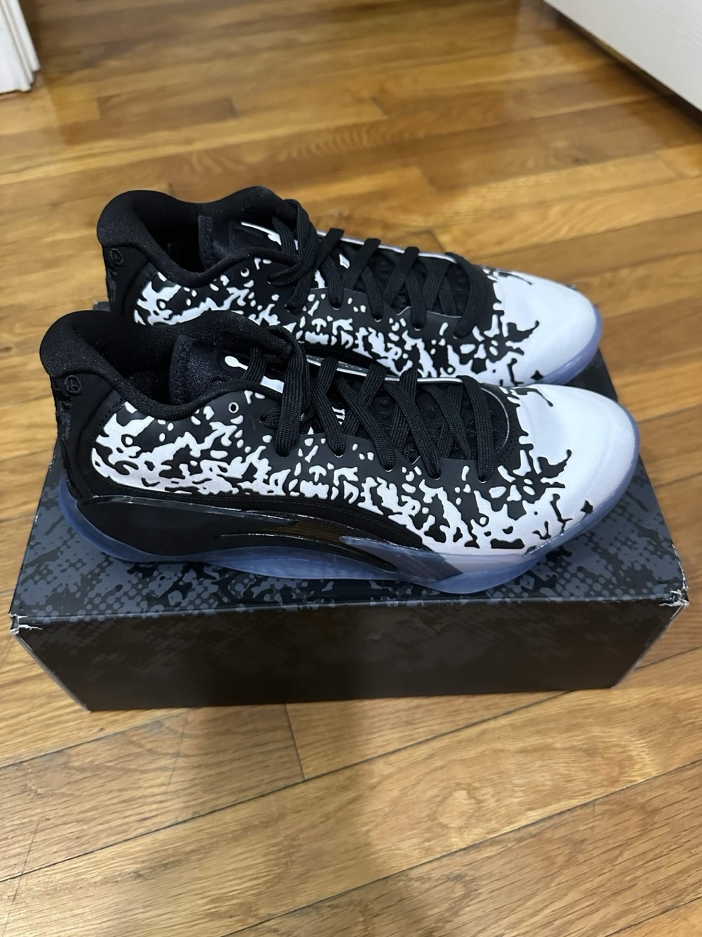 *New* Jordan Zion 3 Big Kid White Black (DV3869-018) Size 7Y
